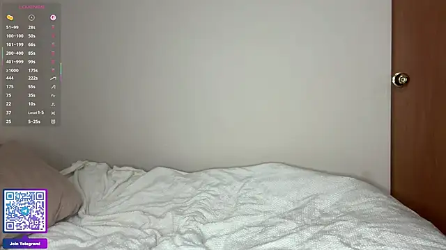 ErlinaBuoy live sex cam