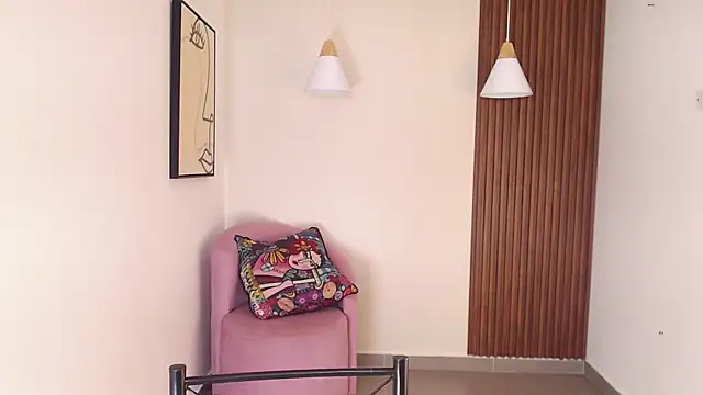 Sassy--Girl live sex cam