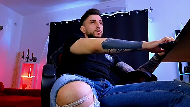 MightyAaron66's cam snapshot