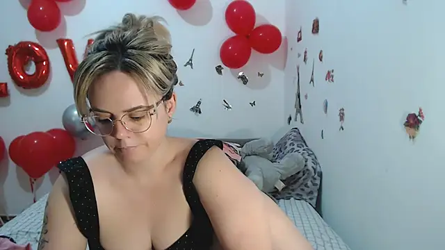 hotmilf4uxxx live sex cam