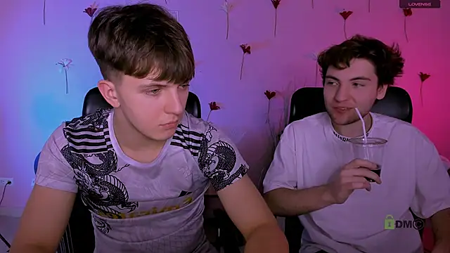 travis_wolf_'s cam snapshot