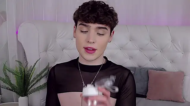 RobbyCharming's cam snapshot