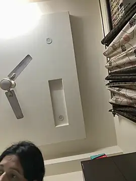 raavigirl's cam snapshot