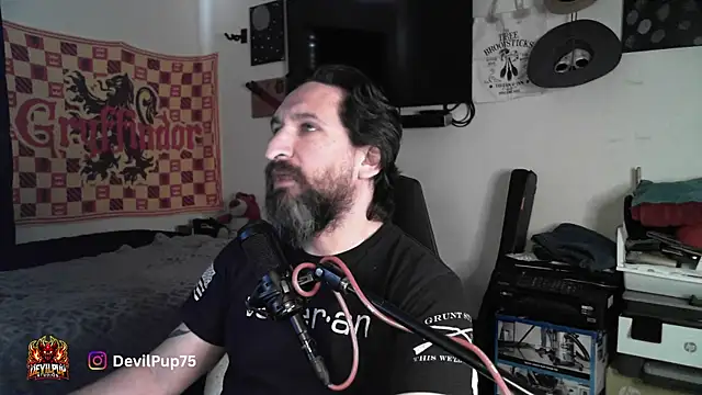 DevilPup75_'s cam snapshot