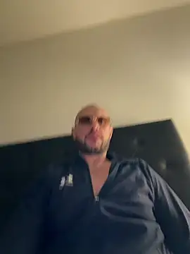 Guitccch live sex cam