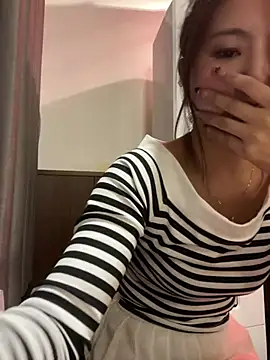 mi-ki1314 live sex cam