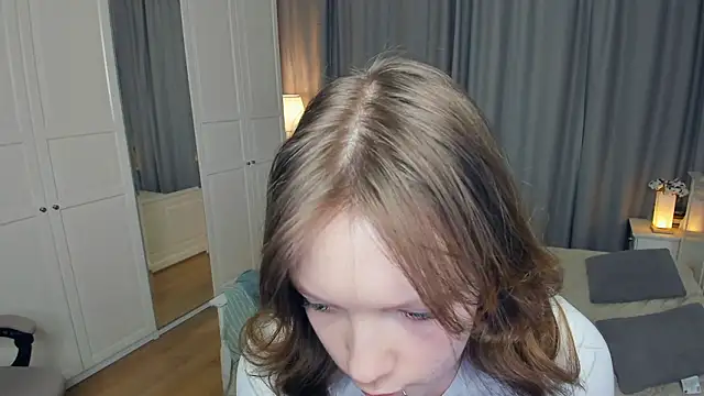 LavenderMitten's cam snapshot