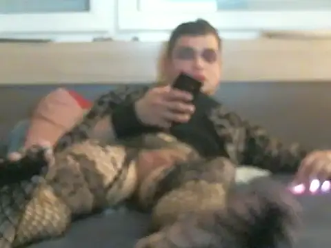 Kinkyslut07 live sex cam