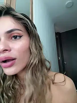 cuteluci_ live sex cam