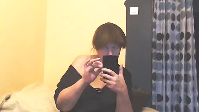 MioritaHard live sex cam