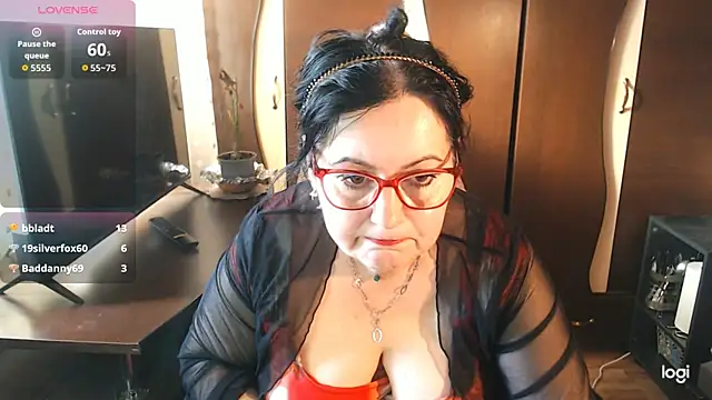 exiMIlf live sex cam