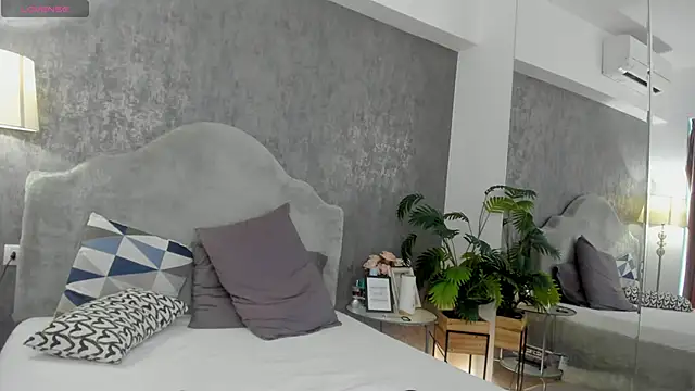 LisaCroft live sex cam