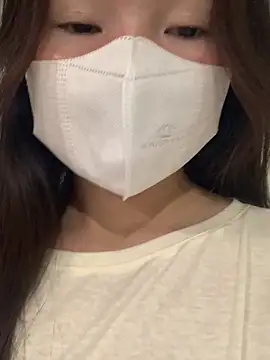 Rin-yiyi live sex cam