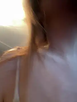 Suzanele's cam snapshot