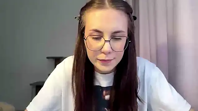 JanelleCourville live sex cam