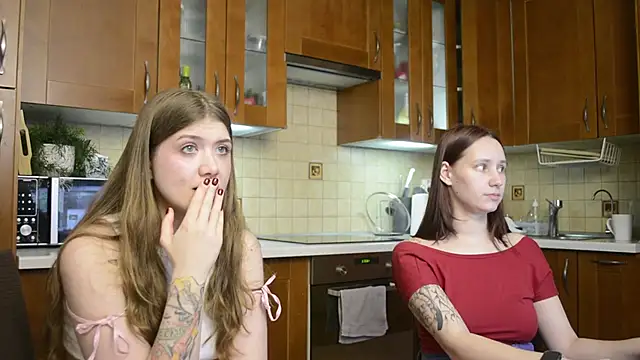 HotCaramellsTV live sex cam