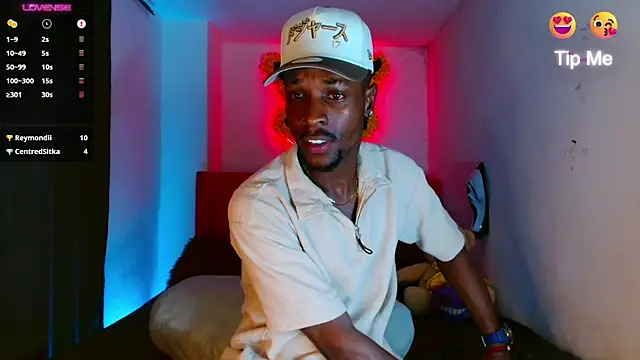 Aroonsexyboy live sex cam