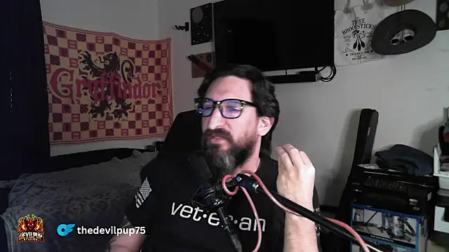 DevilPup75_'s cam snapshot