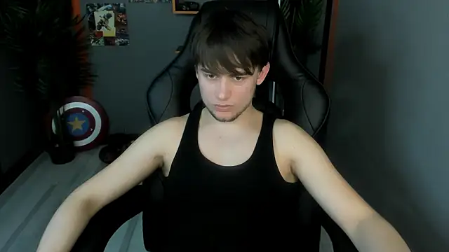 AlejandroEllias live sex cam