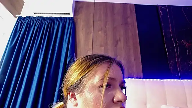 MelanieBrownn's cam snapshot