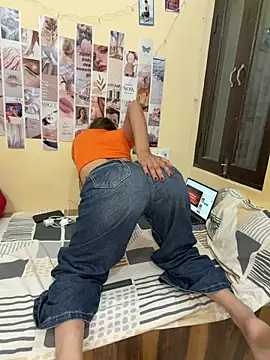 deepikaa_aroraa live sex cam