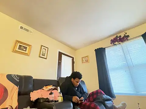 Bigdicktrick227 live sex cam