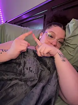 QueenNuttCollector live sex cam