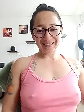 emilypoppy3's cam snapshot