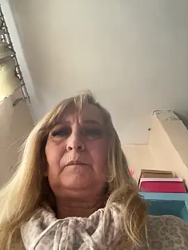 Irina2909@xh live sex cam