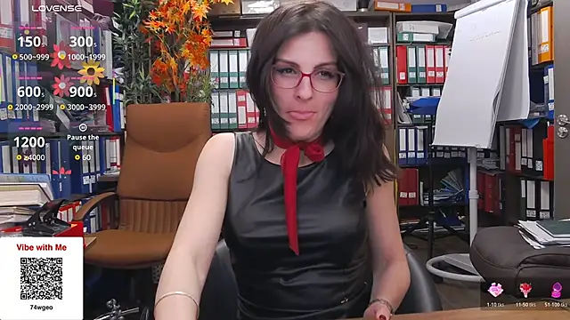 classyladyrellax live sex cam