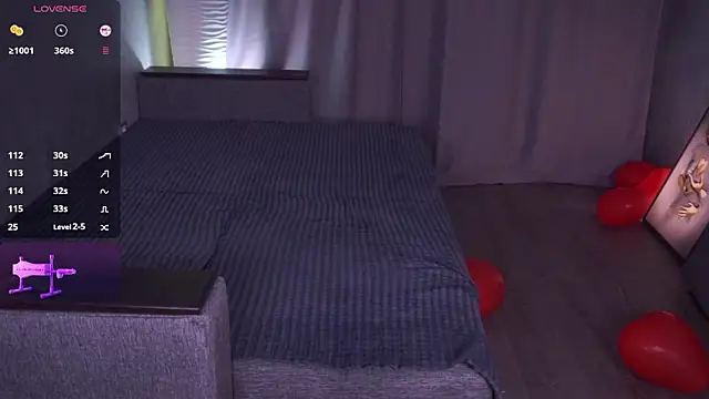 LipDipTalk live sex cam