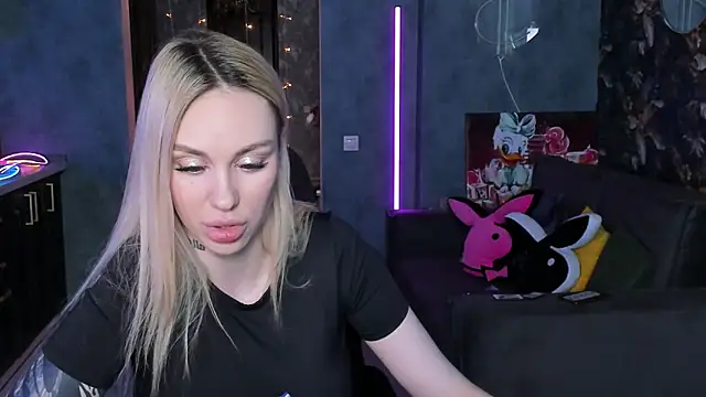 Blckmirrorr's cam snapshot