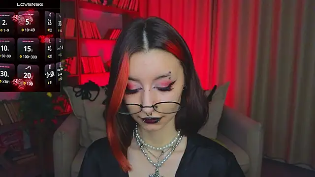 Mistress__Marcelline's cam snapshot