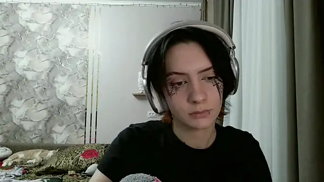 LxayBloom's cam snapshot