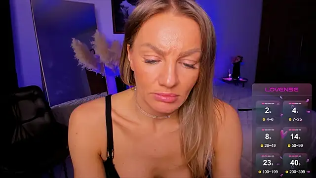 Oliva_Candy's cam snapshot