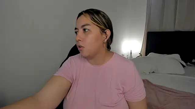 brithany_olson25's cam snapshot