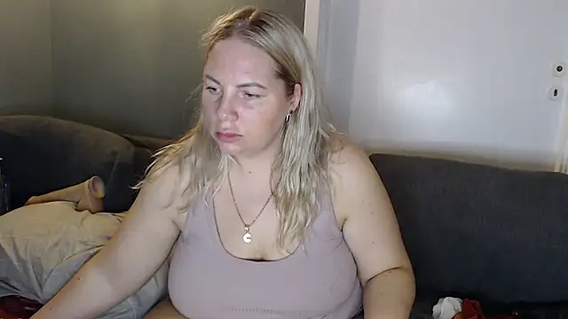 Amanda_Norsk live sex cam