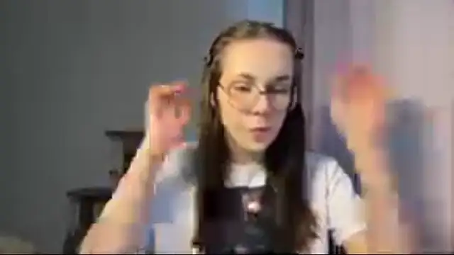 JanelleCourville's cam snapshot