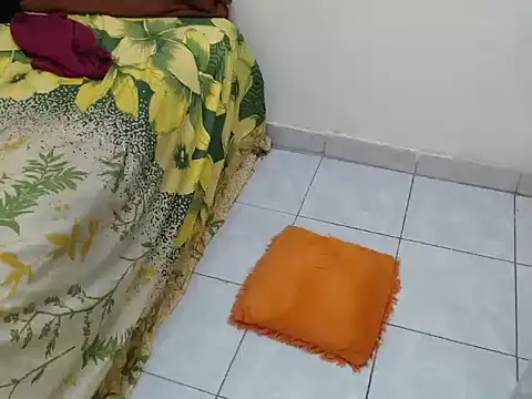 CurvyAssXX21's cam snapshot