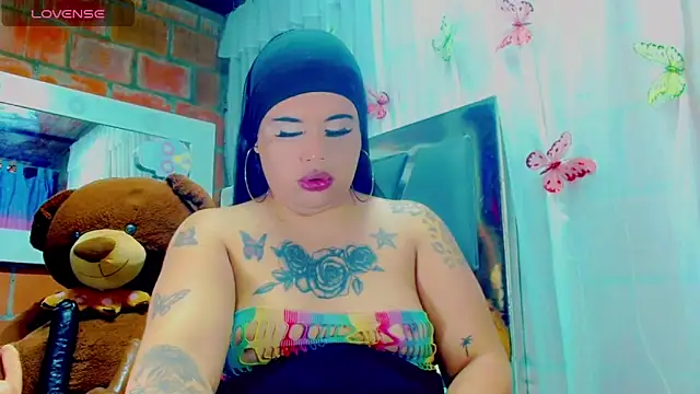 nauthyvalentina live sex cam