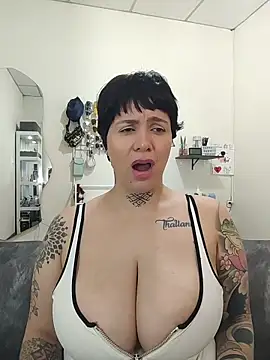 KatInk's cam snapshot