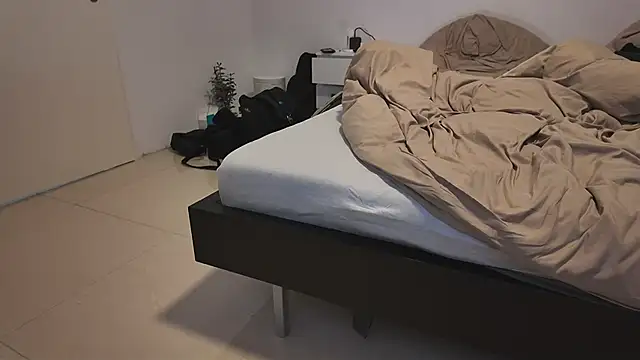 bignasthairy live sex cam