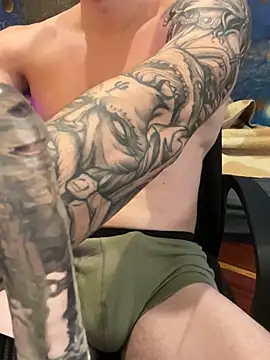 fronkie9384 live sex cam