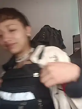 AlexxaAndRileyy live sex cam