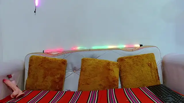 Megan_Blaze01's cam snapshot