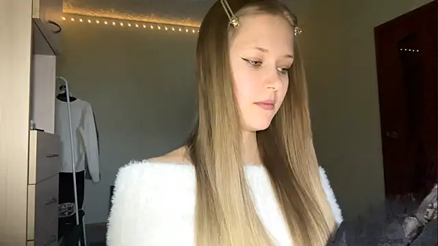 ZaidaSchwarten's cam snapshot