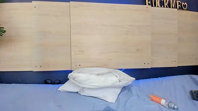 GrettaRouse's cam snapshot