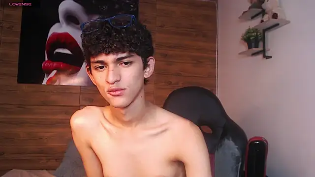 Michaelkoiv live sex cam