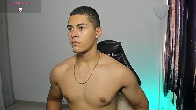 Iamdylan777 live sex cam