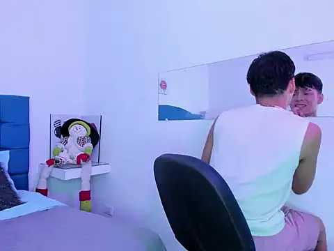 Aaron_Foxxx live sex cam